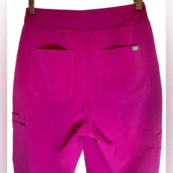 SOLD💗💜 FIGS Yola Skinny Pants Small-Tall
Limited Color Raspberry Sorbet EUC - Picture 7 of 15